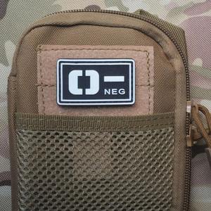 Patch en silicone souple durable personnalisé avec logo sérigraphié pour sacs, sacs à dos et accessoires |   Fabricant OEM - Product Image 3