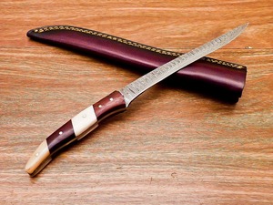 Hermosa Cuchilla de Filetear de Acero de Damasco Hecha a Mano con Borde Dentado, Hoja de Punta Caída, Mango de Madera, Grado Industrial, 12 Pulgadas de Largo Total - Product Image 3