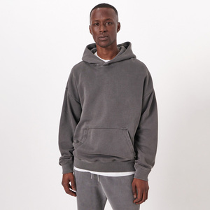 Sweat-shirt à capuche gris uni surdimensionné pour homme, en molleton, décontracté, avec poche avant, idéal pour l'automne, en vente - Product Image 1