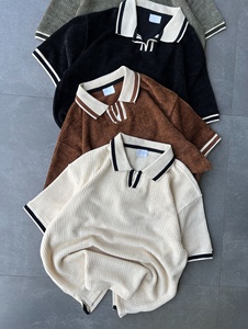 เสื้อโปโลถักเนื้อผ้าคุณภาพสูงแบบกำหนดเองจากผู้ผลิต คอปกตัดสี แถบยางยืดที่ข้อมือ คอวี - Product Image 2