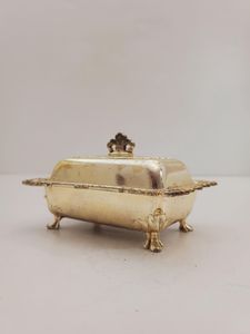 Beurrier élégant en acier inoxydable pour la décoration de la table à manger, avec un design élégant et une solution de rangement pratique - Product Image 3