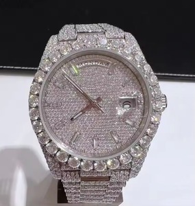 Montre analogique de luxe en acier inoxydable sertie de diamants, boîtier rond de 40 mm, affichage de la date, mouvement à quartz unisexe - Product Image 1