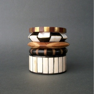 Brazaletes Modernos Hechos a Mano de Resina y Madera, Artesanías de Bambú y Madera - Product Image 5