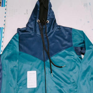 Sweat à capuche sport pour homme, ensemble de survêtement colorblock, veste à panneaux contrastants, poches hiver, respirant, service OEM - Product Image 2