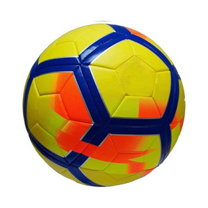Ballons de match en cuir PU personnalisables, durables, légers, de taille standard pour l'entraînement et les matchs, fabriqués au Pakistan - Product Image 4