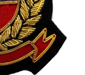 Écusson brodé personnalisé pour blazer, fait main, forme découpée, à coudre, vente en gros - Product Image 4