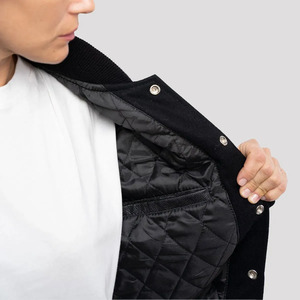 Blouson Bomber Varsity Premium pour Femme en Laine et Cuir – Corps en Laine, Manches en Cuir, Poignets Côtelés et Boutons-Pression - Product Image 2