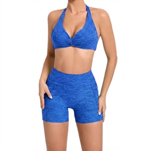Conjunto Deportivo de Yoga para Mujer, Top Corto con Cuello Halter y Pantalones Cortos Ajustados de Cintura Alta, Ropa Deportiva Elástica - Product Image 1