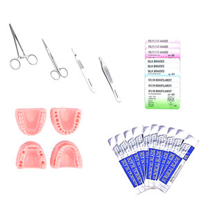 Kit de formation en suture médicale pour l'apprentissage des instruments chirurgicaux, destiné aux étudiants en médecine et aux infirmières, avec coussinets de formation réutilisables - Product Image 1