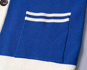 Cardigan en tricot à boutons, personnalisé, en laine/acrylique, brodé, pour l'école, les fraternités et les universités – Collection Hiver Décontractée – Vente en gros - Product Image 2