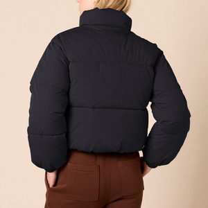 Blouson matelassé oversize pour femme – Manteau d'hiver douillet et chaud – Vêtement d'extérieur décontracté et tendance – Vente en gros OEM/ODM – Isolation thermique garantie - Product Image 3