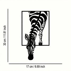 Arte Murale Moderna in Metallo Bianco e Nero a Forma di Zebra, Design Minimalista con Strisce in Ferro Fatto a Mano - Product Image 2