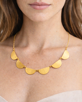 Ensemble collier, boucles d'oreilles et bague en laiton doré classique avec pendentifs en forme de demi-lune pour femmes, bijoux de fête plaqués or