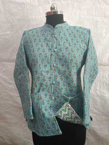 Veste matelassée réversible en coton pour femme, motif floral, faite à la main par des artisans, vêtement d'extérieur d'hiver pour superposition, fabricant en gros, Inde - Product Image 3
