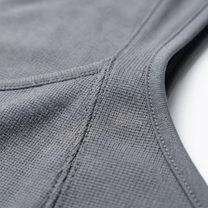 Débardeur personnalisé pour homme en coton gris uni, col en V, décontracté, respirant, tricoté, 100 % polyester - Product Image 6