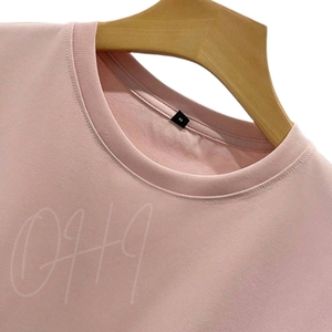 เสื้อยืดคอตตอนโอเวอร์ไซส์พรีเมียมสำหรับผู้ชาย สีชมพูพาสเทล ระบายอากาศได้ดี ลายมัดย้อม สไตล์มินิมอล แขนสั้น คอกลม (320 กรัม) - Product Image 2