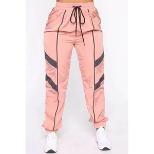 Ensemble de survêtement en nylon colorblock personnalisé pour femme, coupe-vent léger, tenue de jogging, vêtements de sport OEM à marque privée - Product Image 4