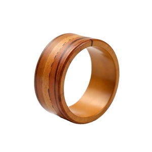 Anillo de madera de acacia | Joyería de madera rústica para hombres y mujeres | Anillo de moda ecológico para bodas, aniversarios y uso diario - Product Image 1