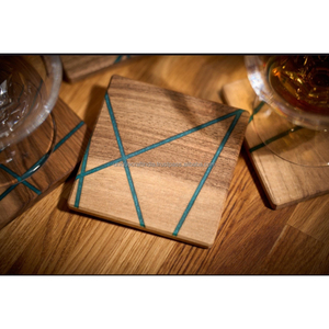 Ensemble de 4 sous-verres en bois artistiques, faits à la main, uniques, modernes, élégants, carrés, 4 pouces, écologiques, durables, pour table - Product Image 2