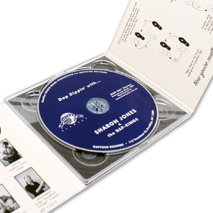 Digipak pour album musical à 6 panneaux avec plateau central unique en carton non couché - Product Image 2