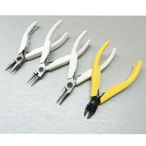 Ensemble de pinces de haute qualité en acier inoxydable pour la fabrication de bijoux, avec double ressort à lame, poignée en plastique et pochette de rangement BY ZETOMED PRO - Product Image 1