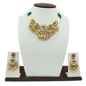 Conjunto de Joyería Tradicional de Oro con Diseño de Lakshmi, Collar y Aretes, Conjunto de Collar Étnico para Novia - Product Image 3