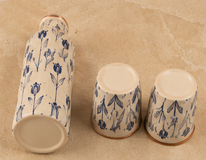 Juego de Botella y Taza de Agua de Cobre con Diseño de Tulipanes Azules, Botella de Cobre con Estampado Floral de Lujo con Vasos a Juego, Diseño Artesanal - Product Image 2