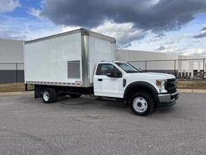 Tracteur routier diesel 6x4 robuste pour le transport de marchandises et les travaux de construction à grande échelle dans le secteur de la logistique et des infrastructures - Product Image 3
