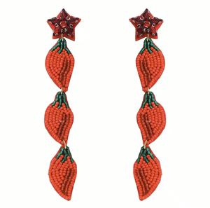 Boucles d'oreilles clous classiques unisexes en perles de verre faites à la main, style lettres, motifs fleurs dorées, blanches, jaunes, roses, pour enseignant, mariage et soirée - Product Image 6