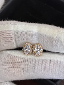 Boucles d'oreilles de luxe en diamant de laboratoire taille ovale avec serti halo en or plaqué 14 carats, certifiées IGI, haute clarté, bijoux de mariée - Product Image 5