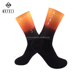 Chaussettes de sport pour hommes ultra douces, respirantes et écologiques pour un confort quotidien et des activités sportives de haute performance - Product Image 1