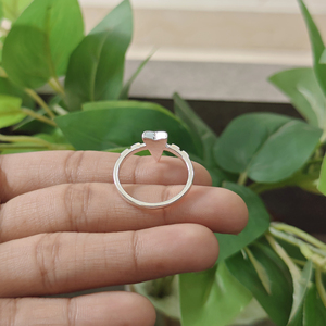 Bijoux élégants pour femmes, plaqué argent 18 carats, laiton, style tendance unique, modèle en forme de flèche, bagues statement, bijoux minimalistes à la mode - Product Image 6