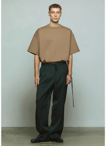 เสื้อยืดโอเวอร์ไซส์สีพื้นทรงปกติสำหรับผู้ชาย ผ้าคอตตอนถักเนื้อหนา คอกลม แขนเสื้อแบบดรอปโชว์เดอร์ สไตล์สตรีทแวร์ - Product Image 3