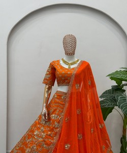 ชุดแต่งงานแบบบอลกาวน์ผ้าชีฟองสไตล์ปากีสถานแบบกึ่งสำเร็จรูป LehengaCholi สำหรับผู้หญิงในสไตล์ลาวิซา พร้อมงานปักชุนนีประดับเลื่อม - Product Image 5