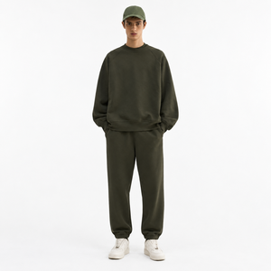 Sudadera extragrande de tejido grueso con bordado detallado, tela suave y corte relajado, perfecta para la moda urbana moderna. - Product Image 1