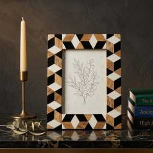 Marco de Fotos de Resina Óptica Luminara Signature, Elegante Portafotos Artesanal Hecho a Mano con Diseño Contemporáneo Personalizado para un Estilo Elegante - Product Image 1