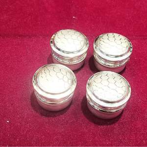 Caja Dibbi SINDOOR de Latón y Cobre Hecha a Mano de Primera Calidad para Pooja, Almacenamiento Decorativo - Product Image 4