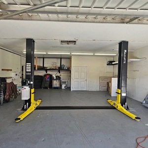 Elevador de 2 Postes para Autos y SUVs, Estructura de Acero Resistente, Elevación Hidráulica, Operación Segura para Taller de Mantenimiento - Product Image 3