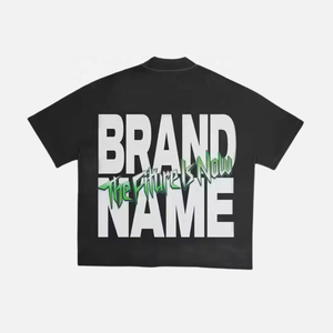 Camiseta Blanca de Manga Corta para Hombre Fly Fit con Estampado de Foto de Máscara de Gas, Estilo Urbano, Corte Regular, 100% Algodón Orgánico - Product Image 2