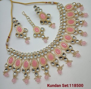 Conjunto de Joyería Nupcial Tradicional India de Cobre Chapado en Oro para Mujer - Juego de Aretes y Collar para Fiestas - Product Image 1
