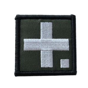 Patch thermocollant brodé Rock Street UPU Back In Black, motif circulaire, rouge, noir, blanc, en tissu - Product Image 2