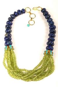 Collier en résine fait main avec perles - Style moderne, design coloré, déclaration de mode, prix attractif - Product Image 5