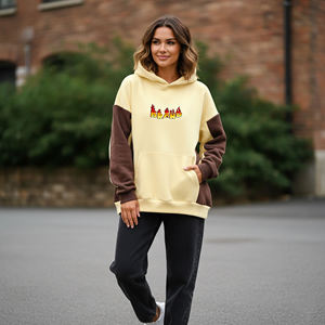 Sudadera con Capucha para Mujer al por Mayor, Color Crema Marrón, con Estampado de Letras en las Mangas, Estilo Casual para Otoño, con Logotipo Frontal y Bolsillos - Product Image 1
