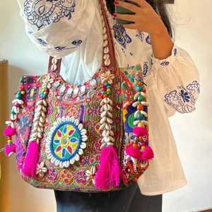 Bolso de Mano Estilo Banjara de Diseñador, Bordado a Mano, Estilo Boho para Mujer, Precio al por Mayor - Product Image 1