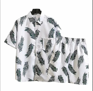 Conjunto Ligero de Camisa y Pantalones Cortos para Playa, Atuendo Casual de Moda, Conjunto para Vacaciones Tropicales, Camisa con Botones y Pantalones Cortos a Juego - Product Image 1
