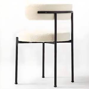 Chaise de salle à manger blanche minimaliste nordique avec pieds en métal, chaises de salle à manger modernes de luxe pour restaurant et café - Product Image 3