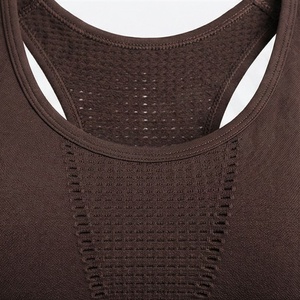 Ensemble de sport pour femme avec logo personnalisé : soutien-gorge de sport, legging, débardeur d'entraînement athleisure, tenue de gym sans couture, vêtements de sport en gros - Product Image 4