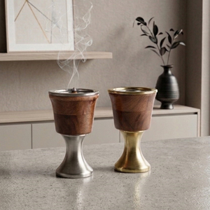 Brûleurs d'encens sophistiqués en bois, alliant grain naturel avec des bases métalliques dorées et argentées brillantes, pour la maison - Product Image 5