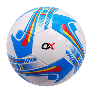 Ballon de football d'entraînement en cuir PU de haute qualité pakistanais OXVA INDUSTRIES, taille 5, 400-450g, pour les sports d'équipe, utilisation en extérieur et en intérieur - Product Image 5