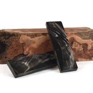 Écaille de corne de buffle naturelle authentique pour manches de couteaux personnalisés – Matériau artisanal poli et robuste - Product Image 1